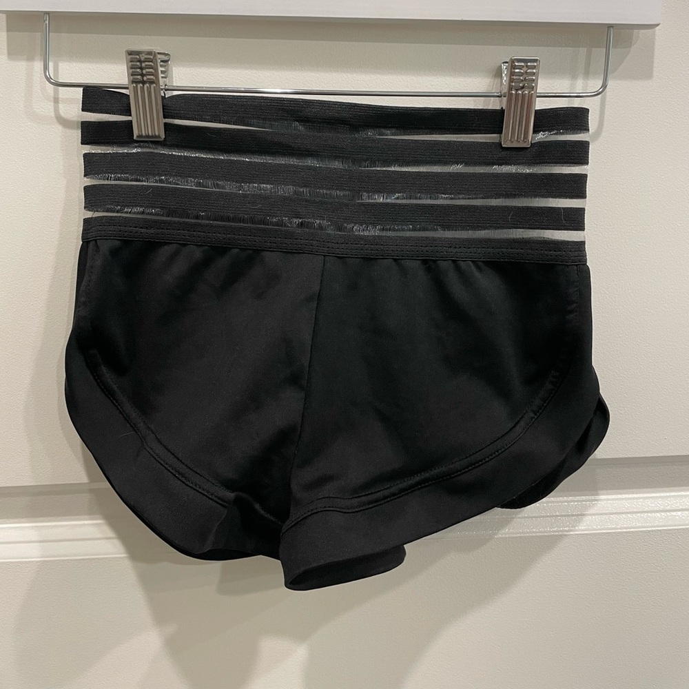 Yoga scrunch ruched shorts